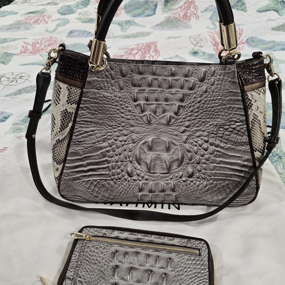 Brahmin Sophisticated Gray Shoulder Bag - Picture 3 of 3